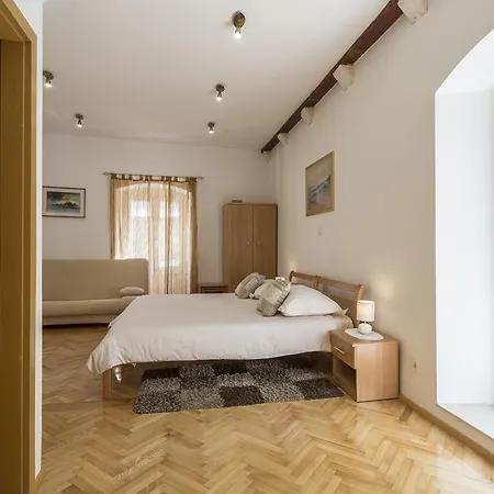 Apartman Carrara