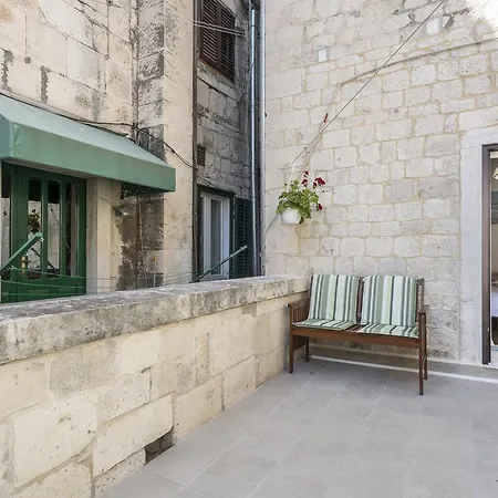 Carrara Apartmán